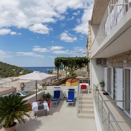 Stuck In The Moment - One Bedroom With Terrace And Sea Vi... *